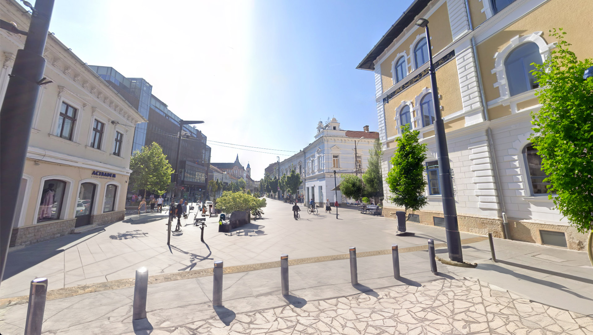 North end of Strada Regele Ferdinand